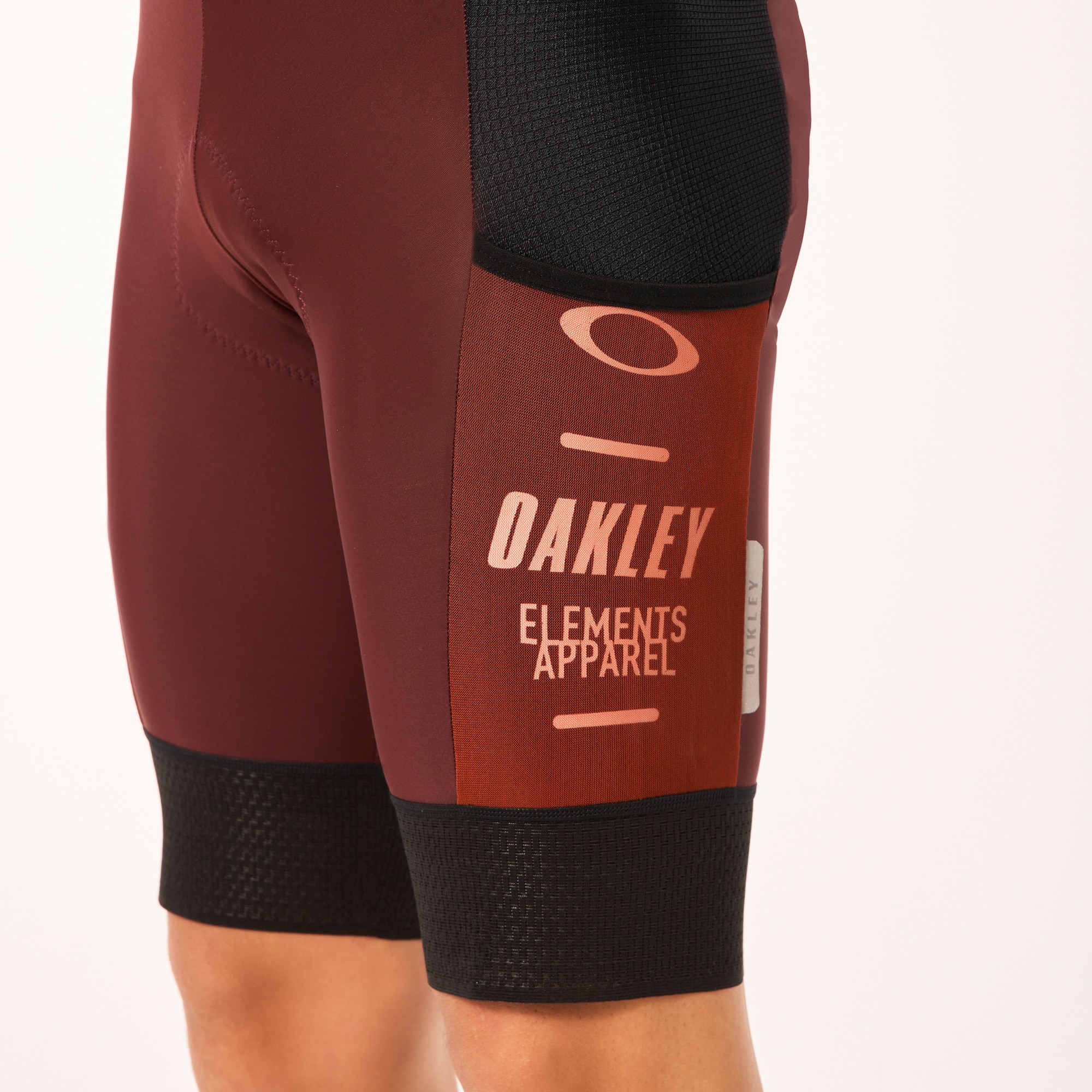オークリー Off Grid Cargo Bib Short Grenache | オークリー公式