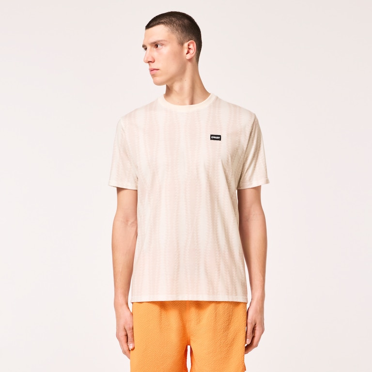 Vertical Sets Tee - Humus Zig-Zag Print