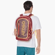 90'S Backpack - Sundried Tomato