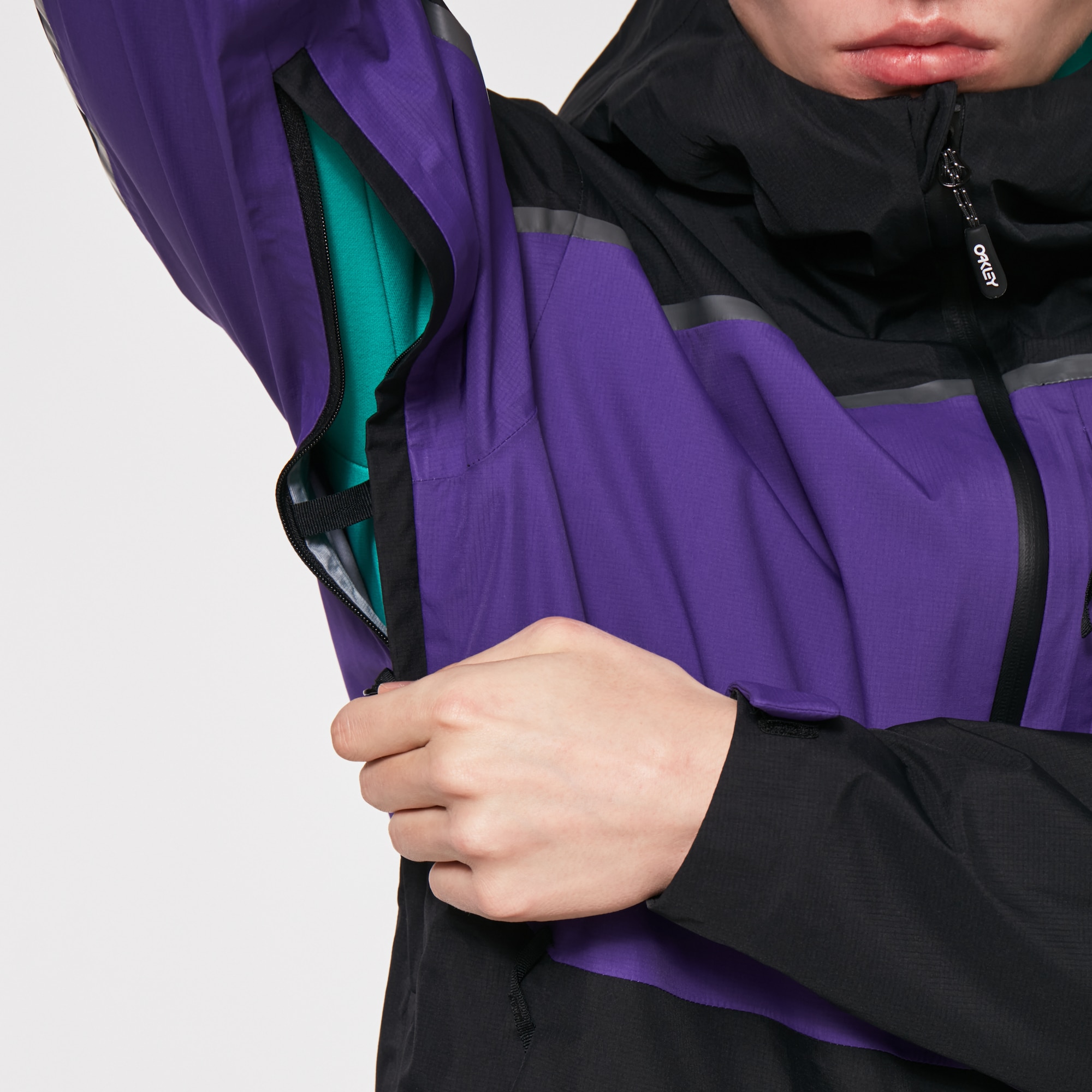 Oakley Evocative Shell Jacket in Blackout/Deep Violet | Oakley® US
