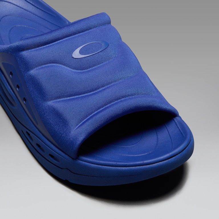 Studio Slide - Electric Blue