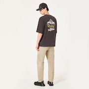 En New Retro Tee Motel 2.0 - Shadow/Black