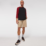 Relax Raglan 3/4 Tee - Black/Iron Red