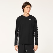 Slant Logo Print L/S Tee 8.0 - Blackout