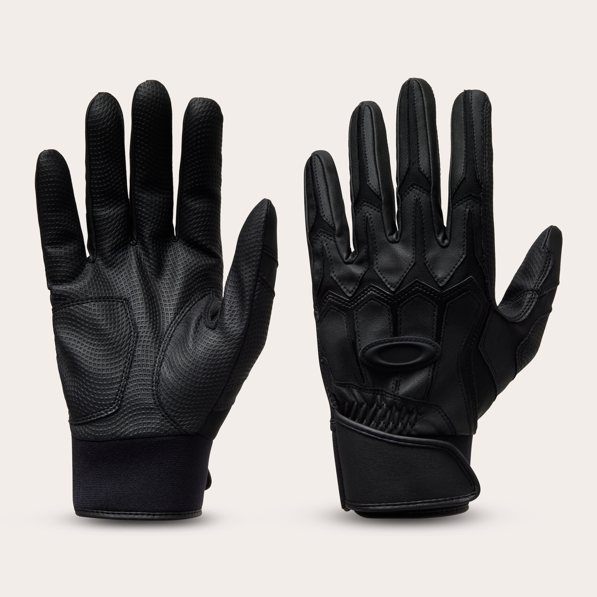 OAKLEY カーボン調プロテクターグローブ ブラック オークリー Striking Glove 2.0 Pitch Black | オークリー公式ストア 日本