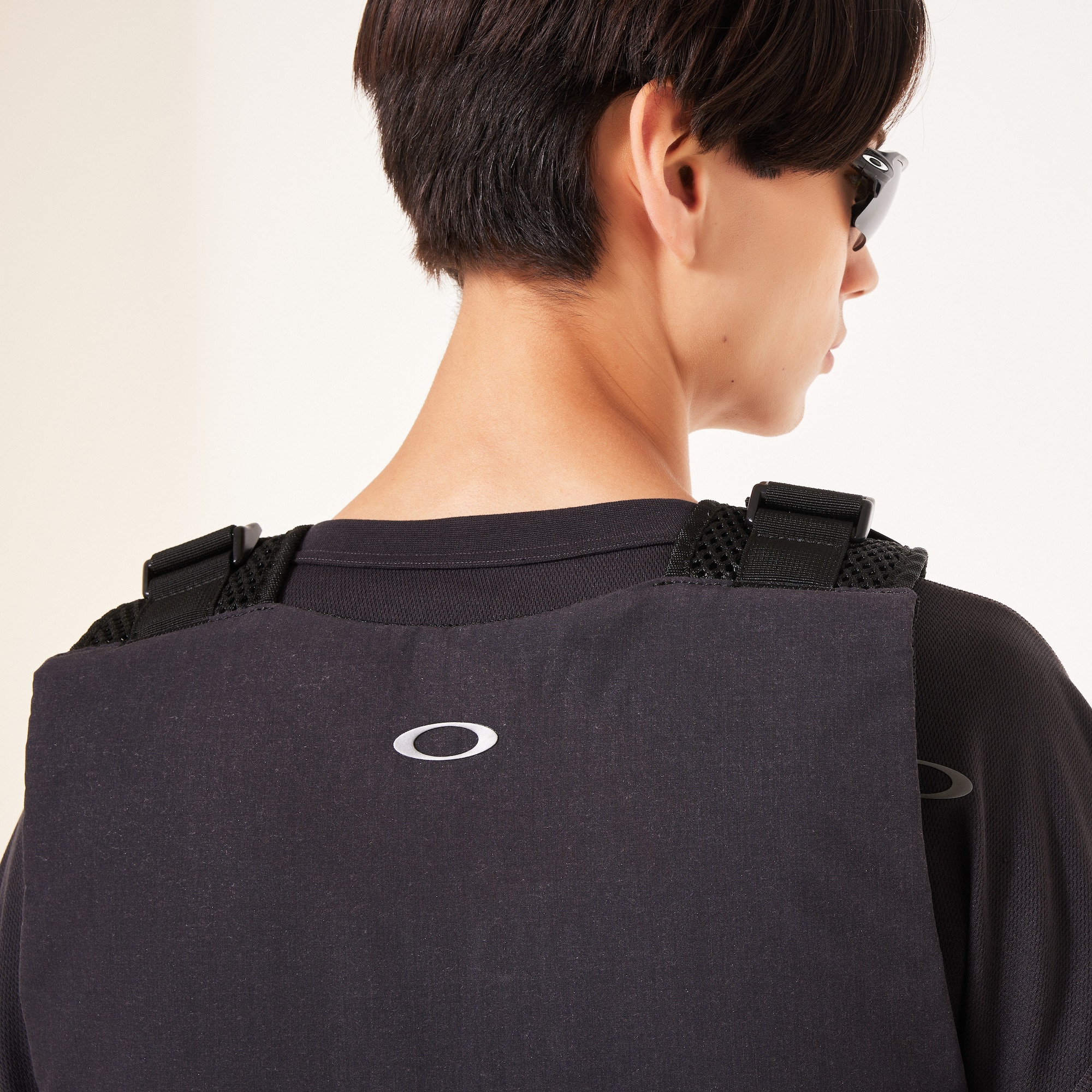 Oakley Fgl Ap Vest 4.0 in Phantom | Oakley® LU