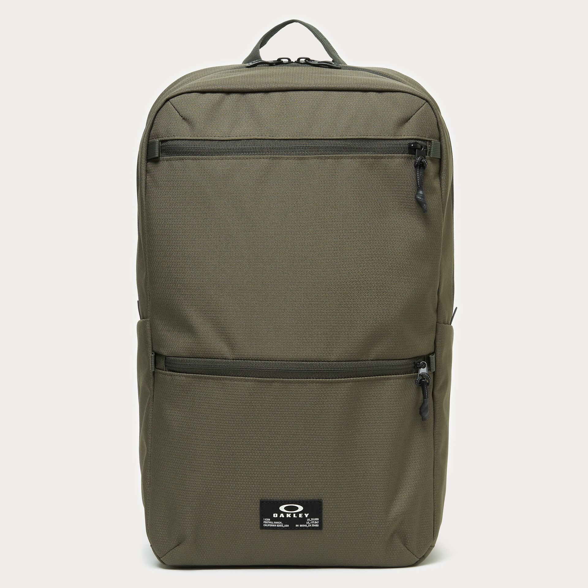 Oakley Essential Light Daypack M 8.0 FW in Raven | Oakley® US