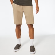 Oakely Roam Commuter Short - Rye