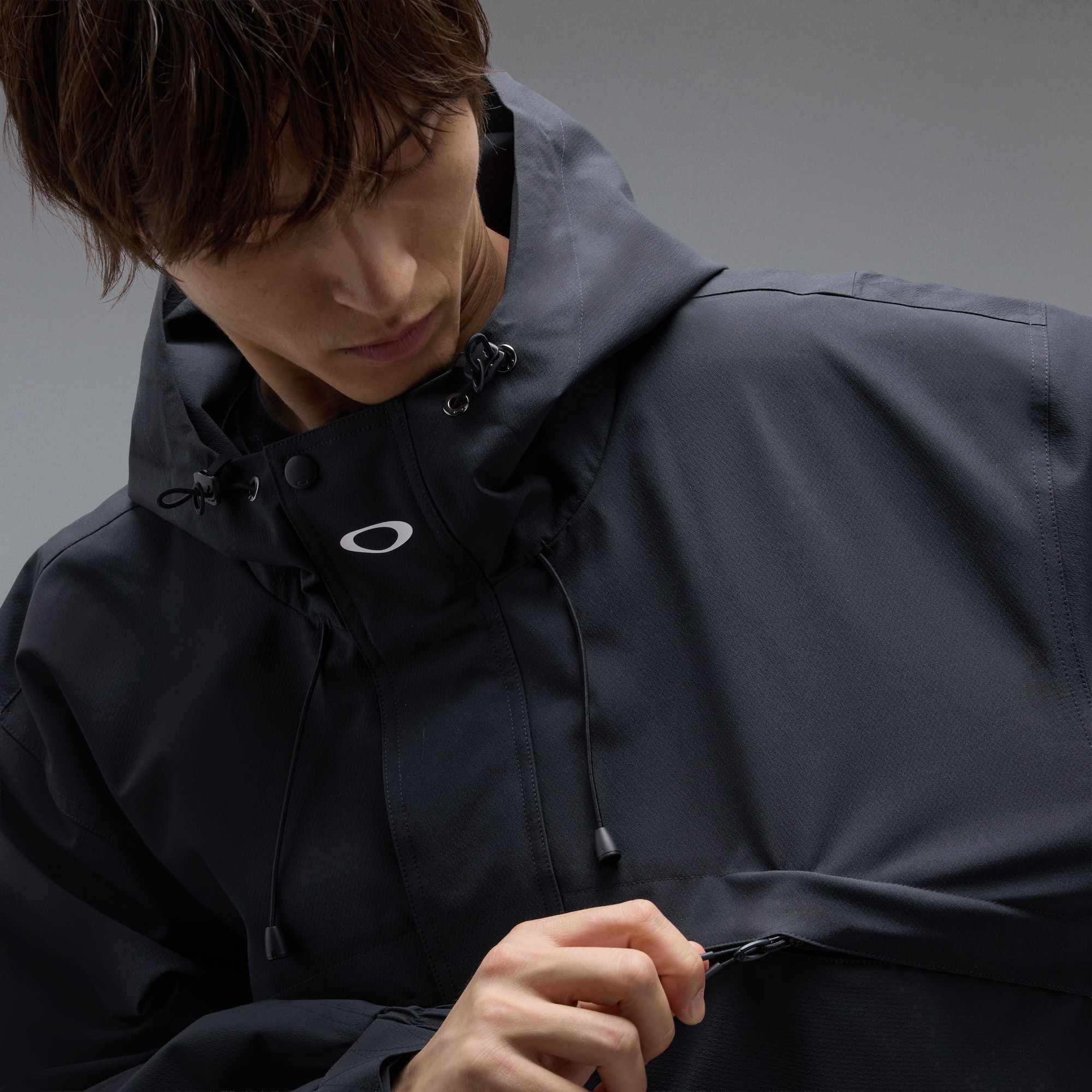 オークリー Amphibian Jacket 1.0 Pitch Black | オークリー公式ストア
