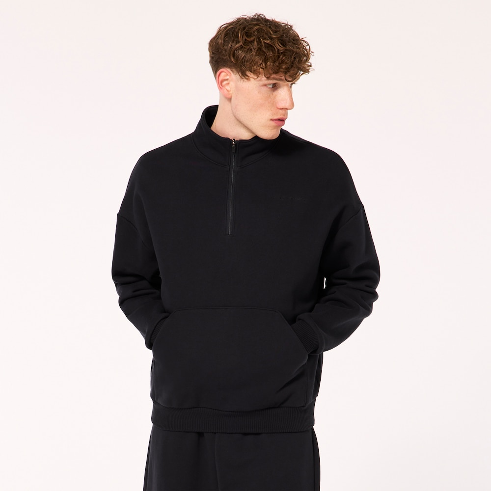 Oakley Soho 1/4 Zip Sweatshirt in Blackout | Oakley® CA