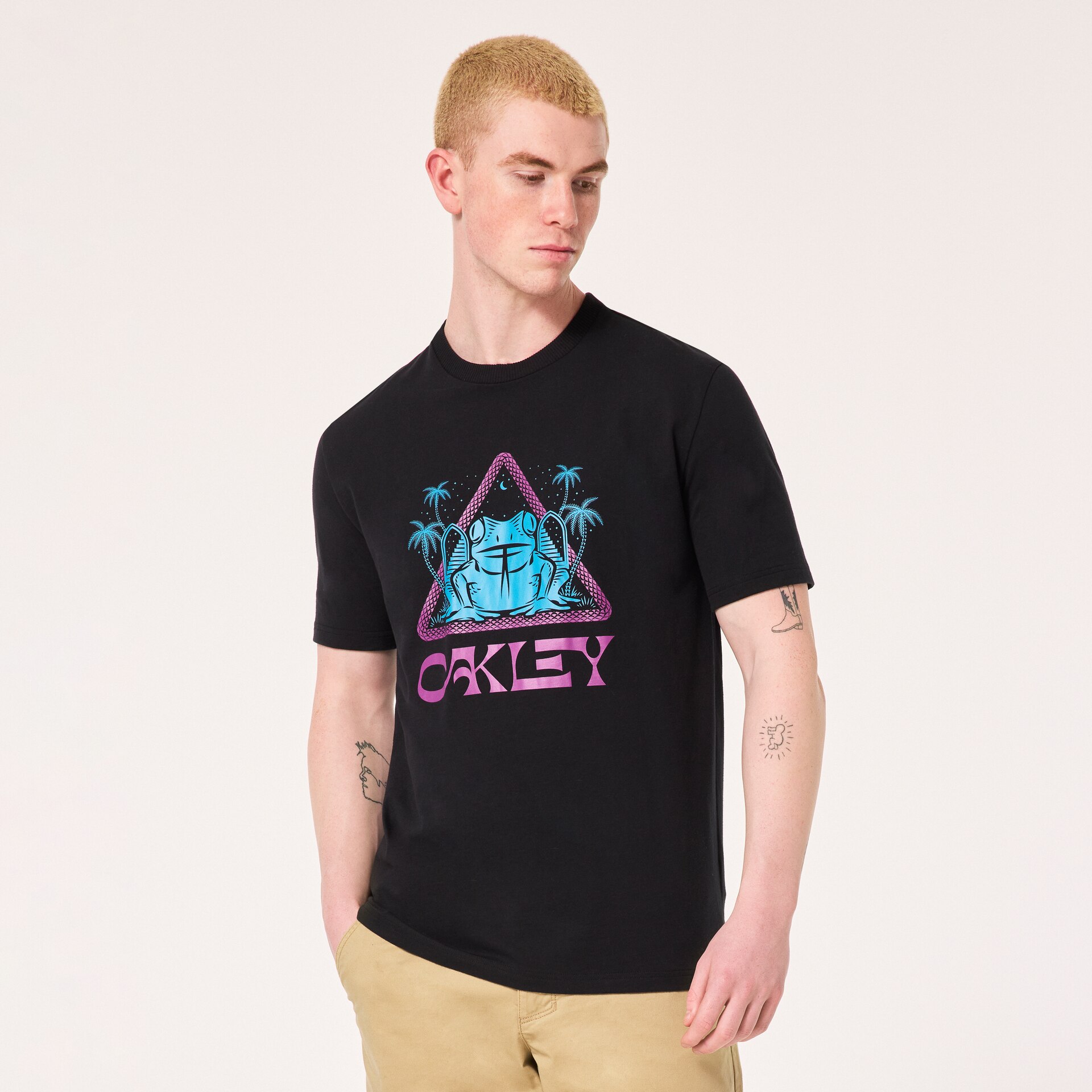 オークリー Kek Tee Blackout | オークリー公式ストア 日本