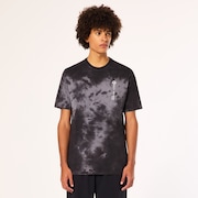 Mtl Tendrils Tee - Black Tie Dye