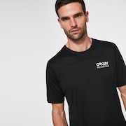 Cascade Trail Tee - Blackout
