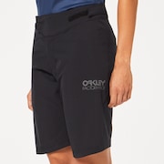 W Factory Pilot  Lite  Short - Blackout