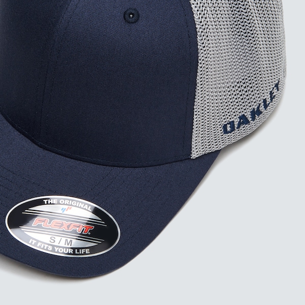 Golf Cresting Trucker