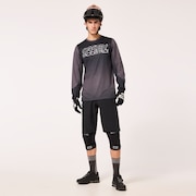 Element Short - Blackout