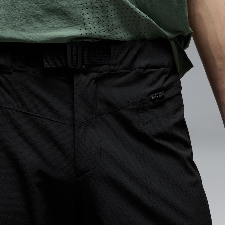 Seeker Whip Lined Short - Pitch Black