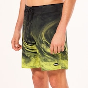 Cosmic Tides 18" Boardshort - Gradient Swirl Black/Yellow
