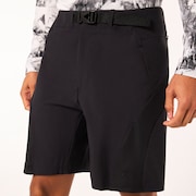 Latitude Arc Short - Blackout