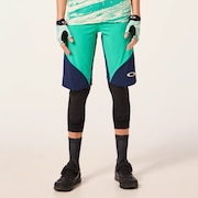 W. Seeker Airline Short - Green/Blue