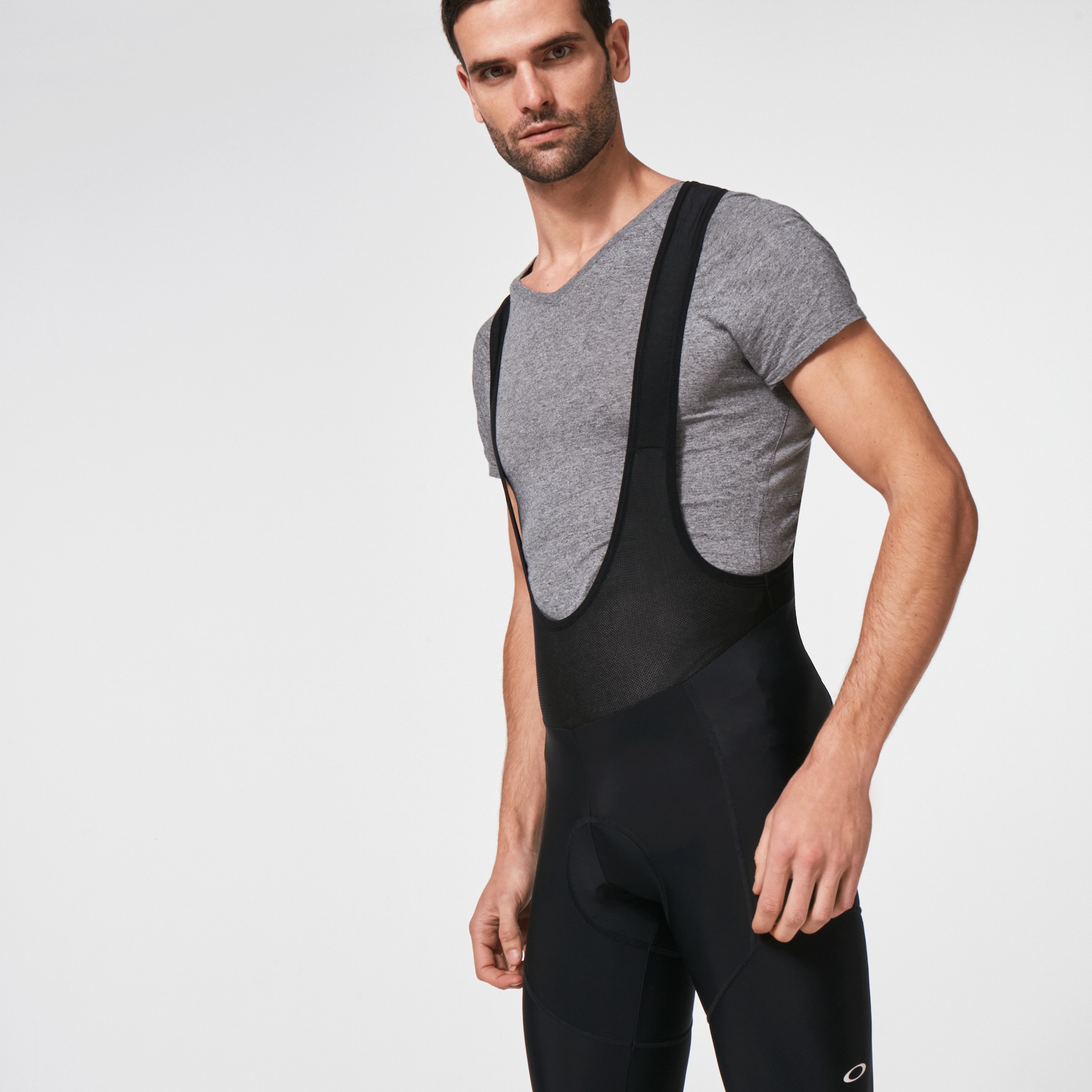 Oakley Icon BIB 2.0 in Blackout | Oakley® US