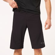 Seeker Airline Short - Blackout