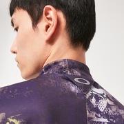 Skull Blurred Mock Shirt - Berry Print