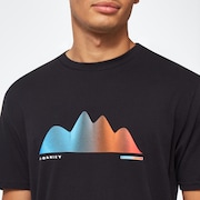 Graphic Waves Tee - Blackout