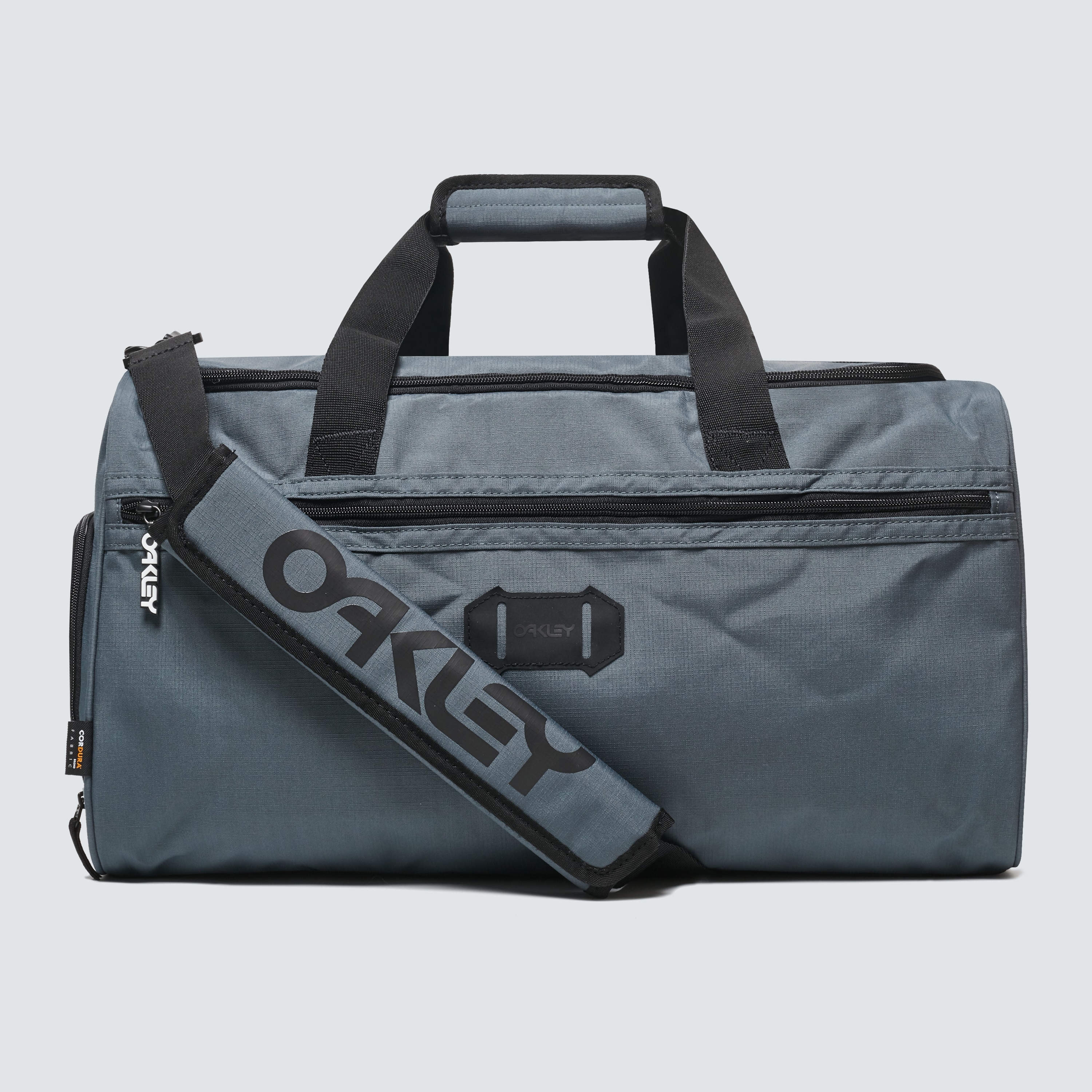 Oakley Street Duffle Bag 2.0 in Uniform Gray | Oakley® US