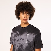 Mtl Tendrils Tee - Black Tie Dye