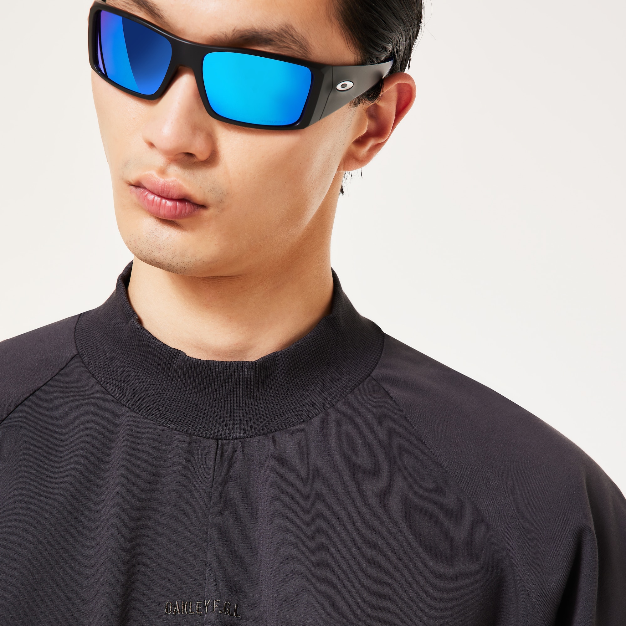 Oakley Fgl Slick Crew 3.0 in Phantom | Oakley® US