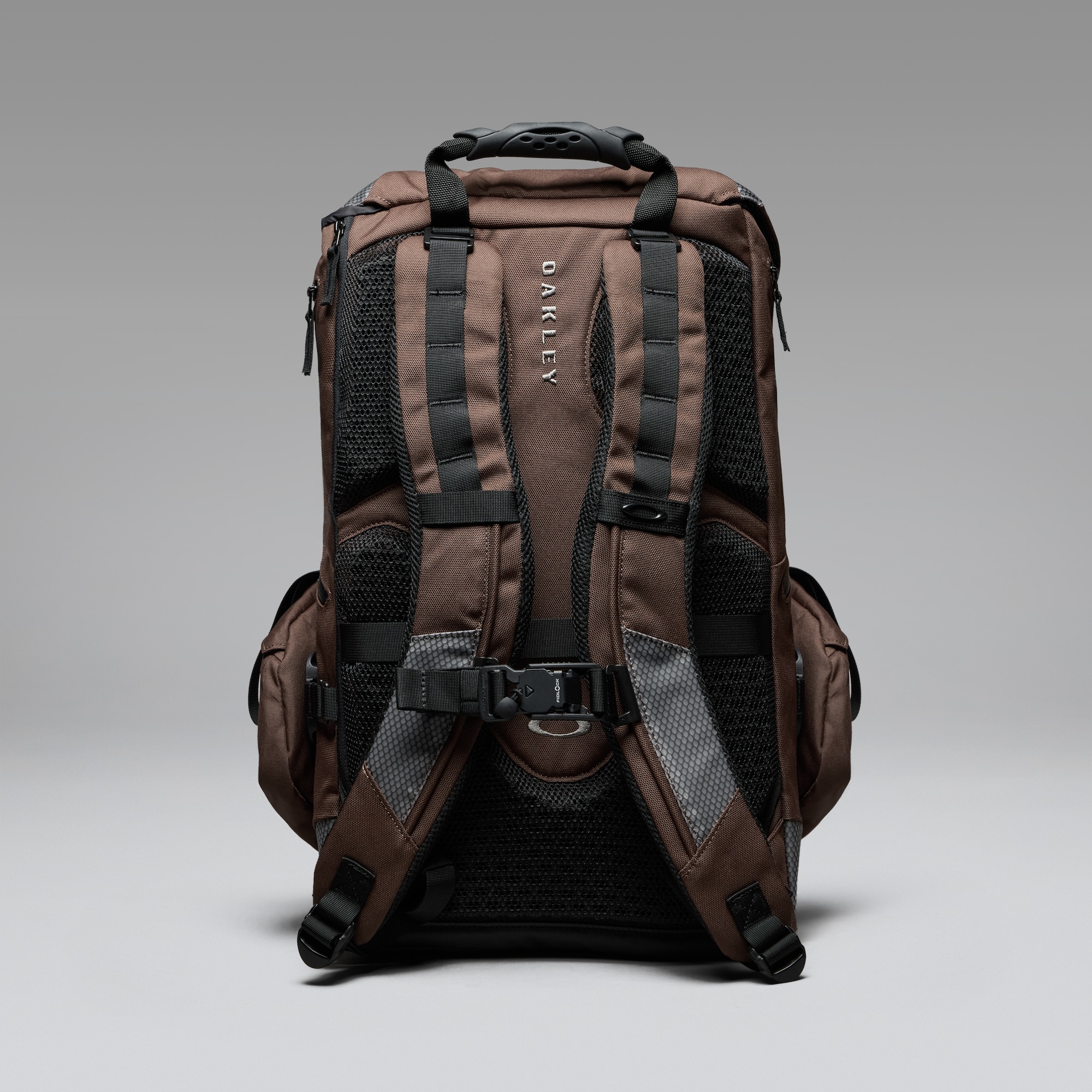 Oakley Latitude Flex Pack in Dark Umber | Oakley® US