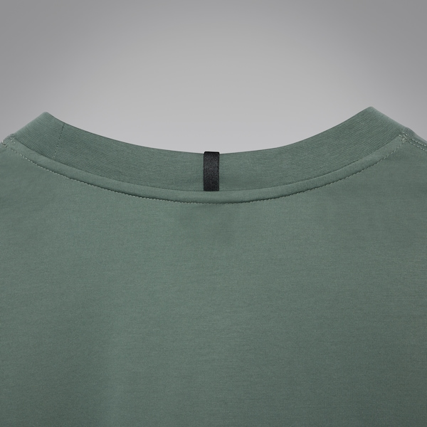 SS T-Shirt Metallic Chest Coin