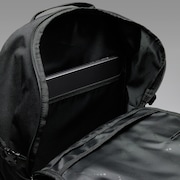 Enduro 25L Backpack - Pitch Black