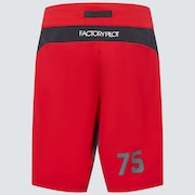 Seeker '75  Short - Red Line