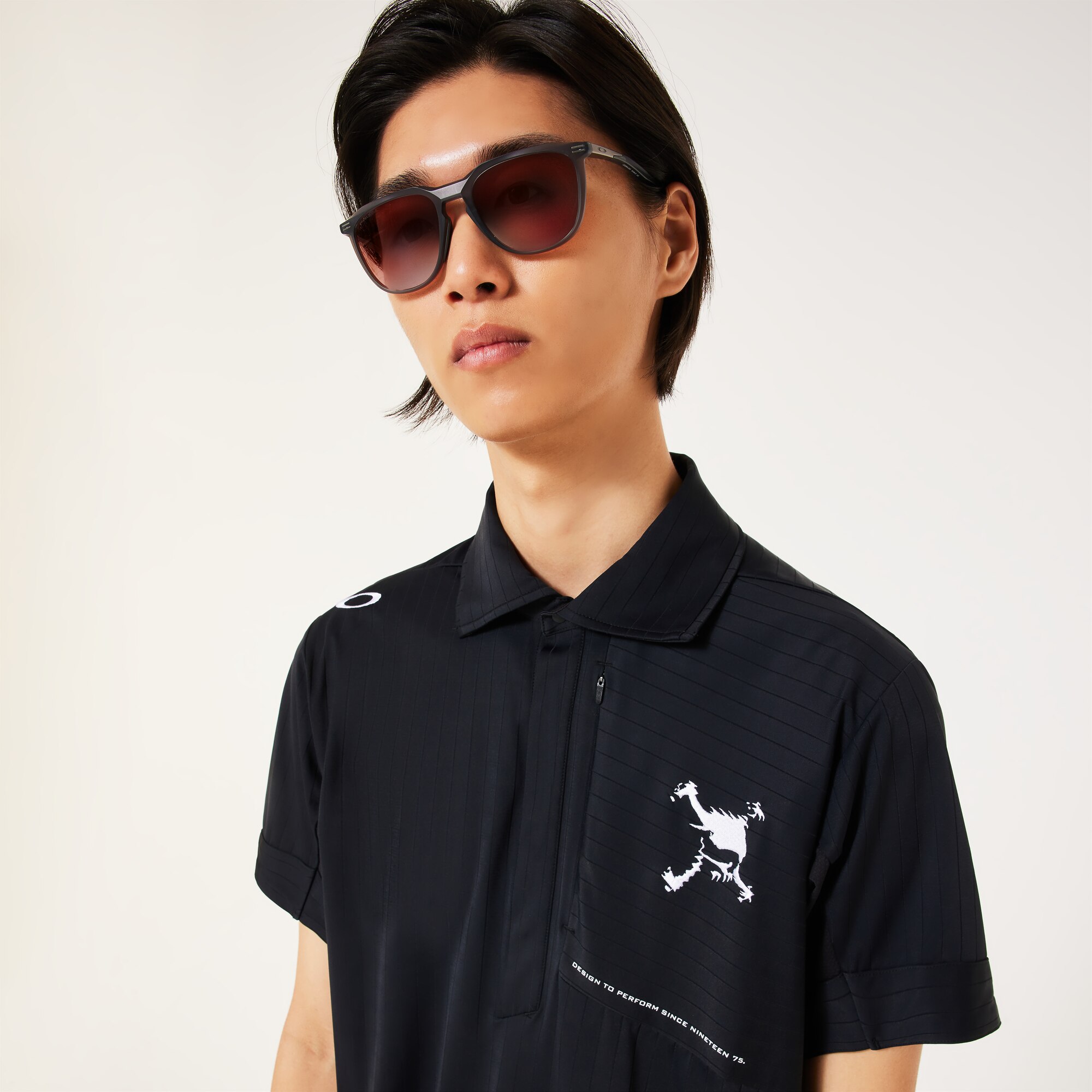 Oakley Skull Sleek Stripe Shirt 2.0 in Blackout | Oakley® JP
