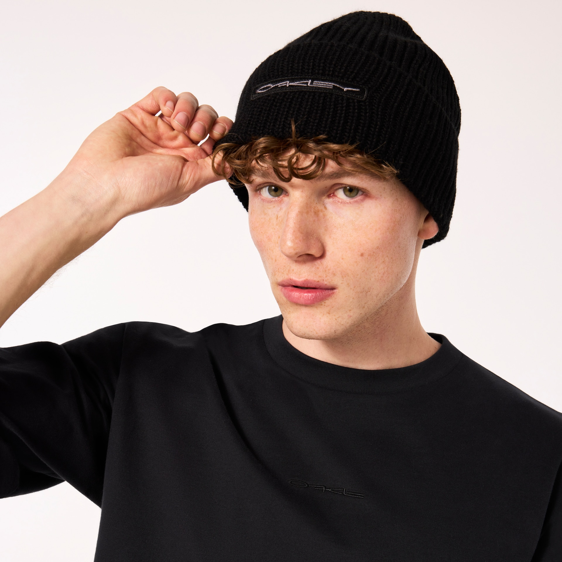 Oakley Soho Beanie in Blackout | Oakley® US