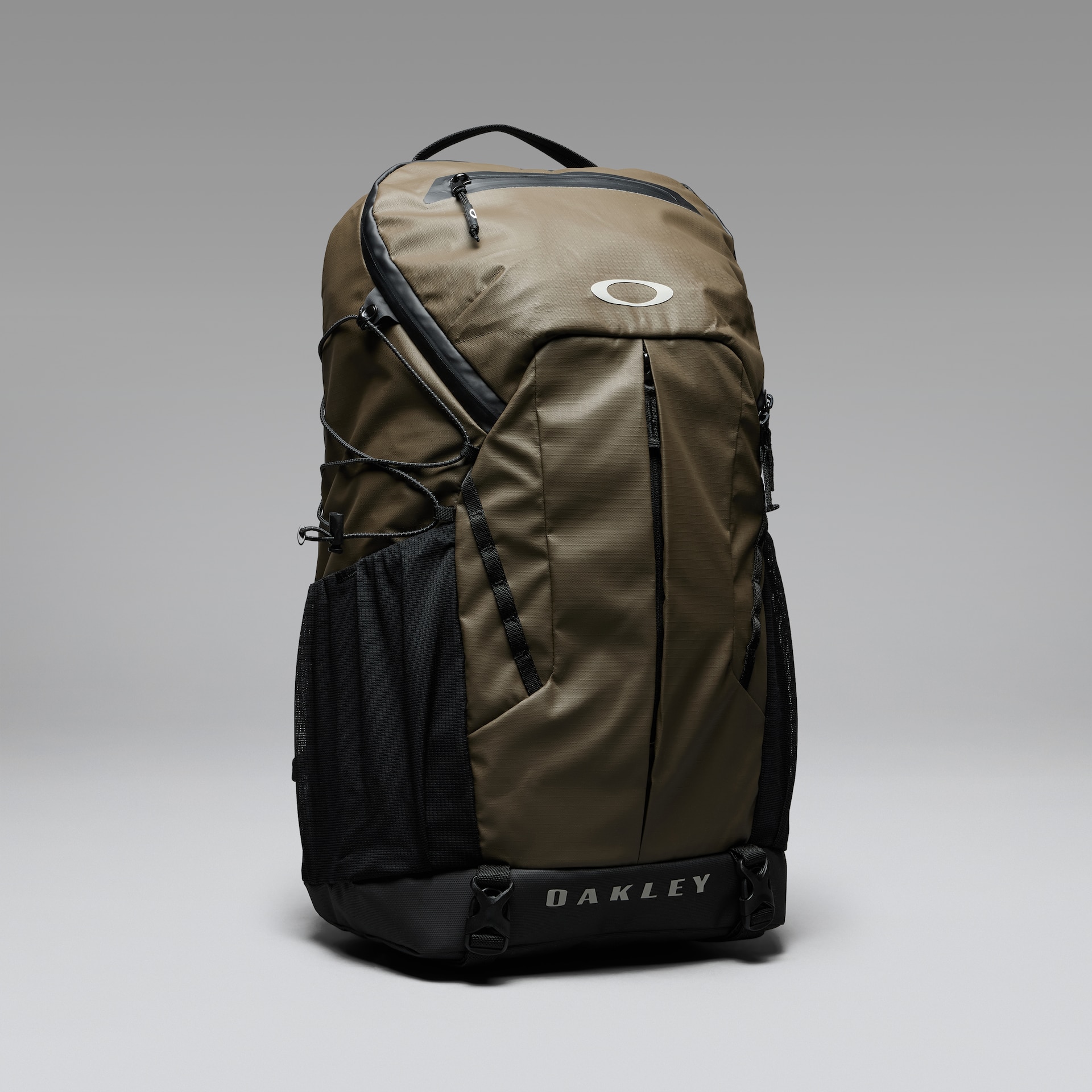 Oakley Terraquest 29L Backpack in Pitch Black | Oakley® US