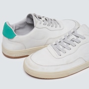 Atom Premium - White