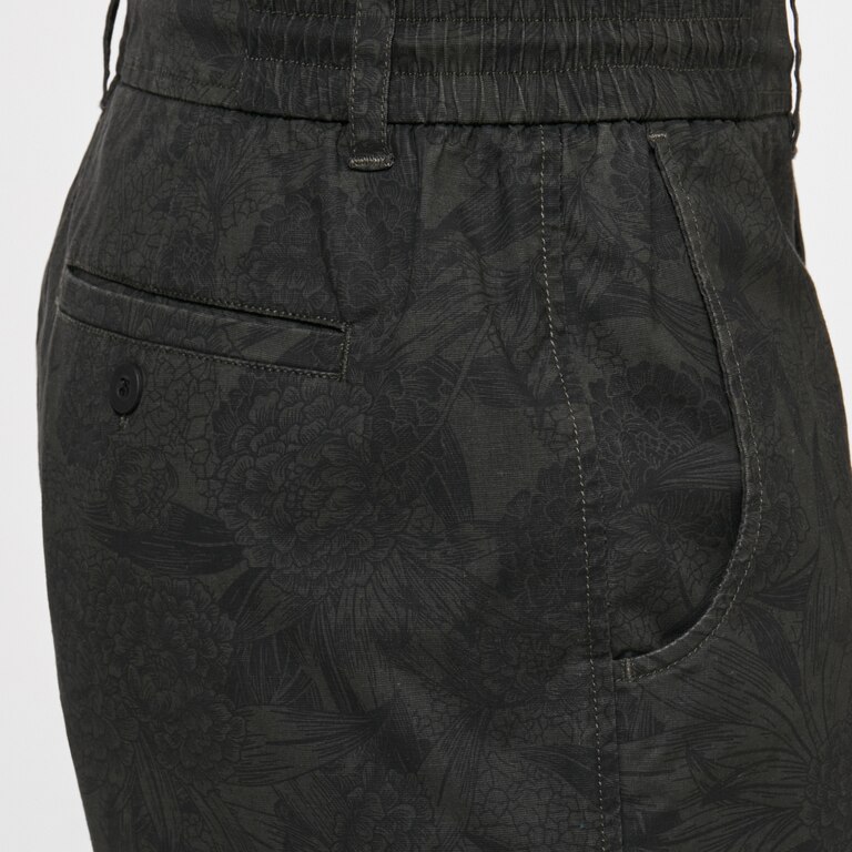 Chino 19 Hybrid Short - New Dark Brush Flower