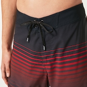 Fade Out 21" Rc Boardshort - Black/Red Stripes