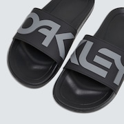 Oakley B1B Slide 2 - Blackout