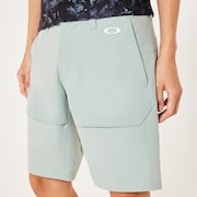 Skull Aerate Flap Shorts - Island Green