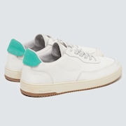 Atom Premium - White
