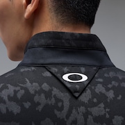 Skull Embossed LS Mock Shirt 2.0 - Pitch Black