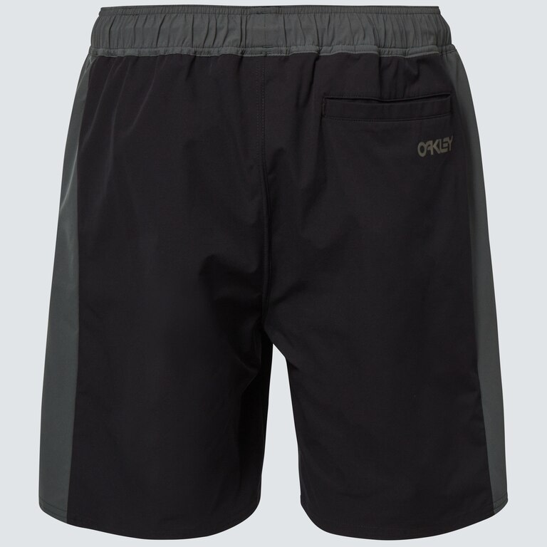 Wanderer 19" Hybrid Short - Blackout