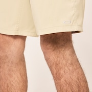 Golf Hybrid Short - Silver Sage/White Heather