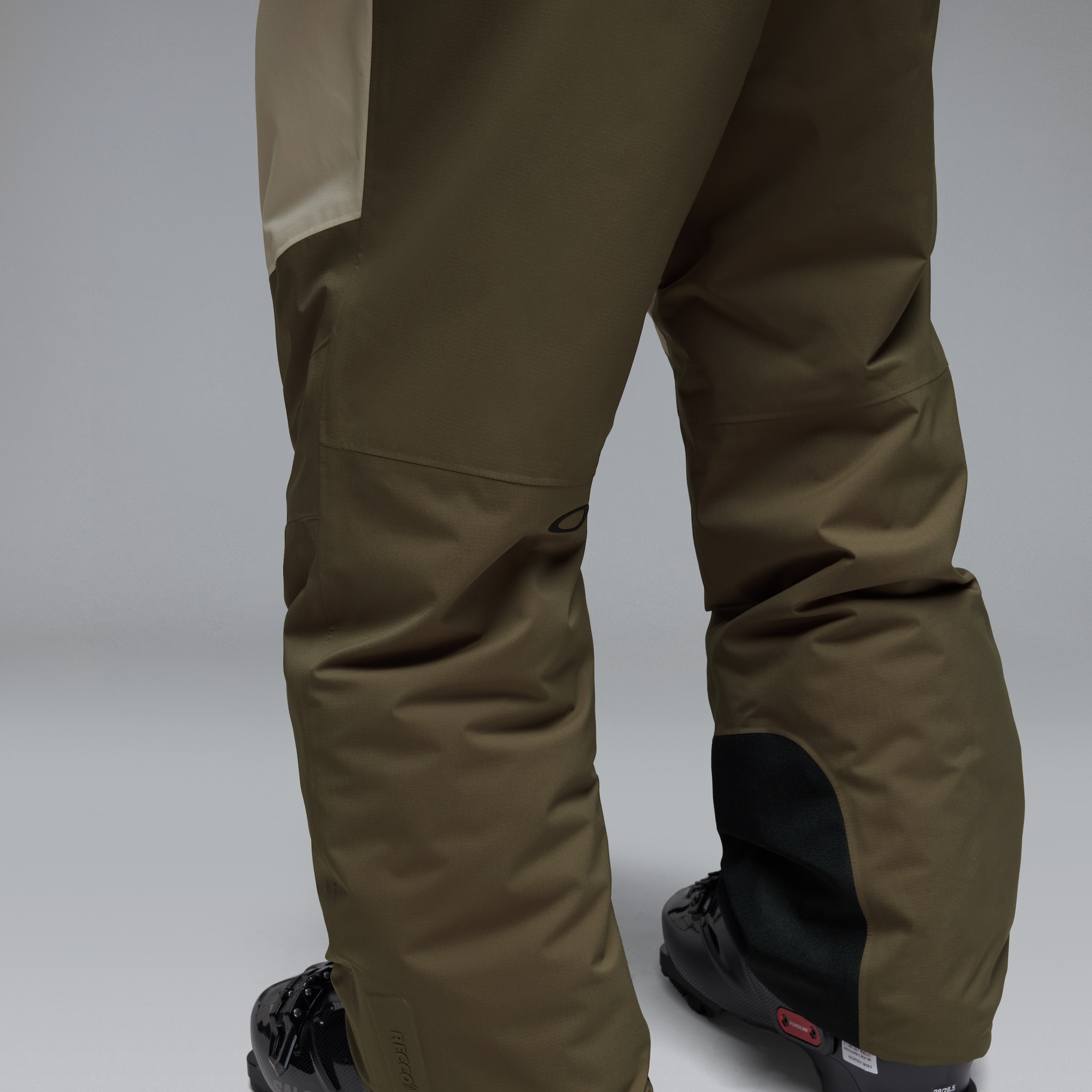 Oakley Canopy PRO Insulated Pant in Deep Olive/Mist | Oakley® US