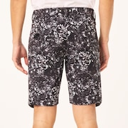 Skull Bloom Quartz Shorts - Black Print