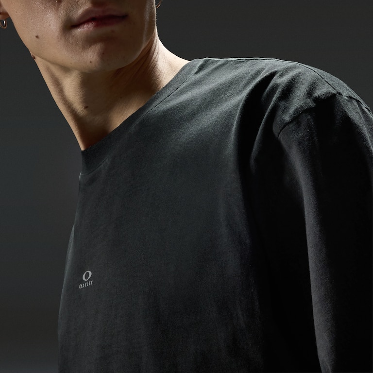 Latitude Veil Tee - Pitch Black